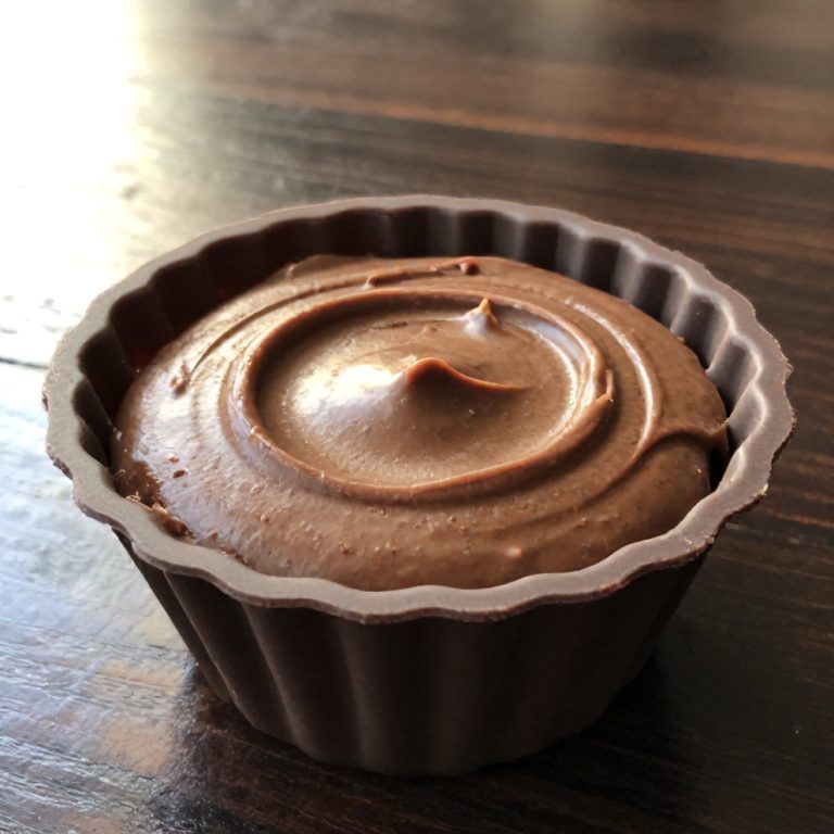 Easy No-Bake Chocolate Peanut Butter Protein Cups
