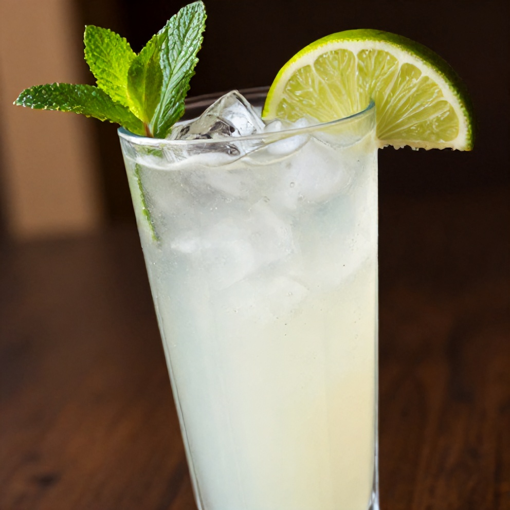 White Christmas Mojitos
